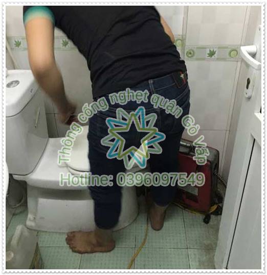 Ảnh hưởng của m&ugrave;i h&ocirc;i hố ga trong nh&agrave; vệ sinh